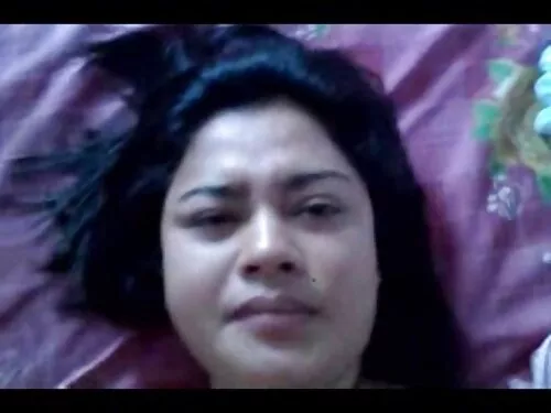 Curvy MILF Lylith La ...
