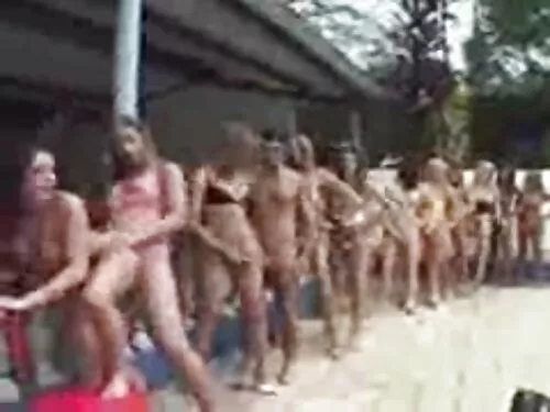 लामो खुट्टा भएको सेक ...